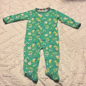 Magnetic Me Green Footie, 6-9 month.